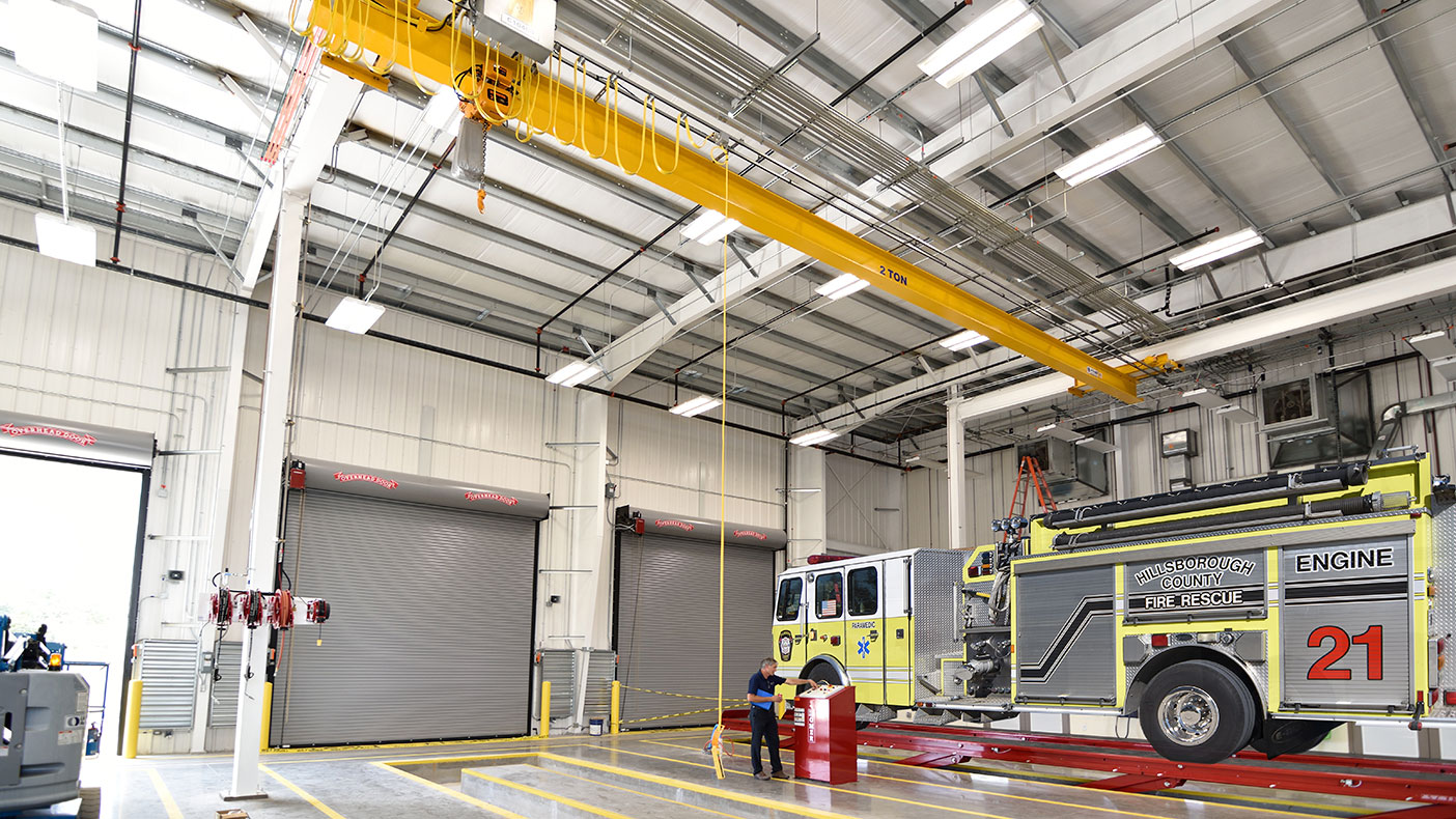 The fire-rescue fleet maintenance building was designed with multiple lifts and a large hoist to enable Hillsborough County’s fire rescue fleet to be serviced from one location. 