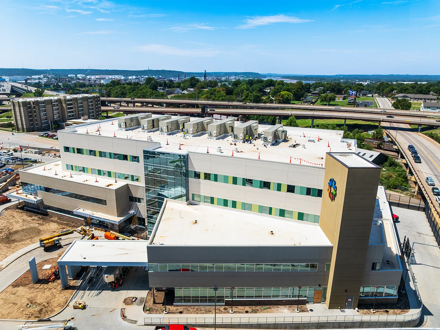 Located in downtown Tulsa’s Medical District, the center is strategically positioned to serve the community with convenient access to care. Photo courtesy of Crossland Construction.