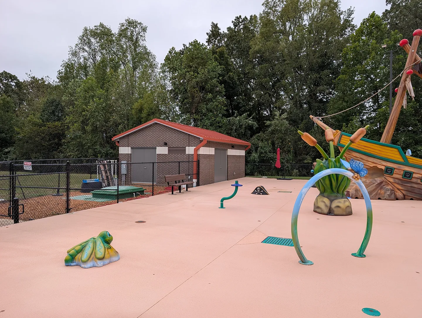 Our design also included renovations to the outdoor splashpad building, bringing together families across the community.